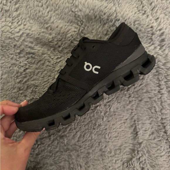 ON CLOUD Women’s X4 Black Athletic Shoes Size 6.5 - Picture 11 of 11